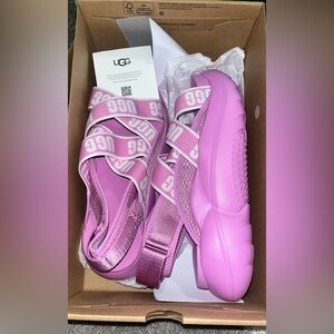 size9 UGG Women LA CLOUD SANDAL brand new!